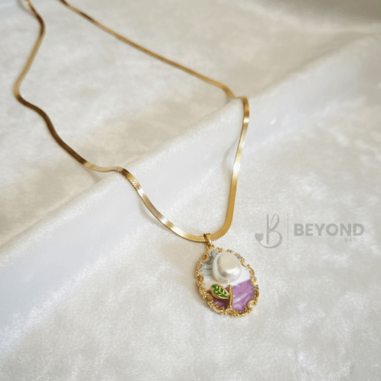 Artistic Tulip Necklace