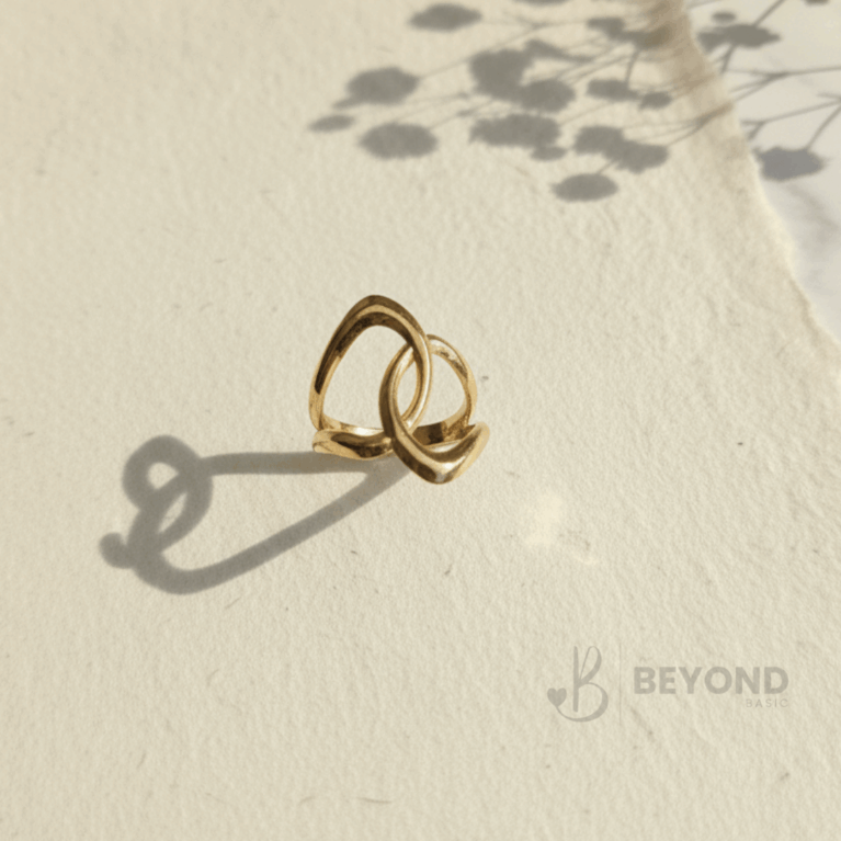 Interlocking Loop Gold Ring