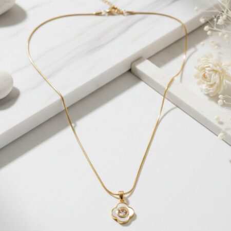Minimal Floral Pendant Necklace with Gold Finish
